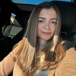 Meet your Posher, Danielle